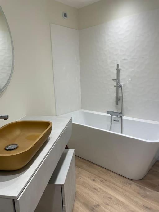 Maison 5 Chambres 3Sdb En Ville Avec Piscine Perigueux Luaran gambar